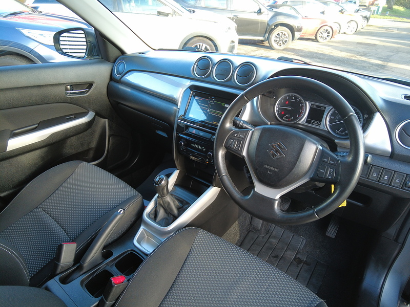 Suzuki Vitara SZ-T - U93667