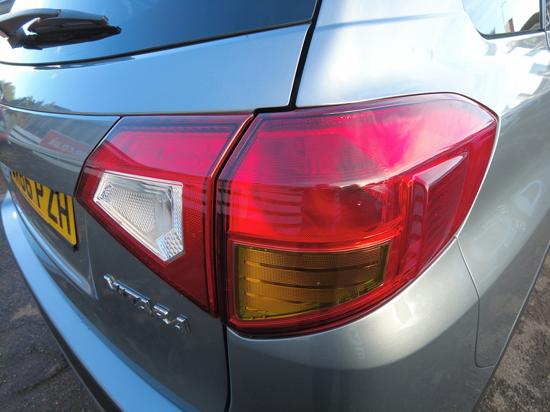 Suzuki Vitara SZ-T - U93667