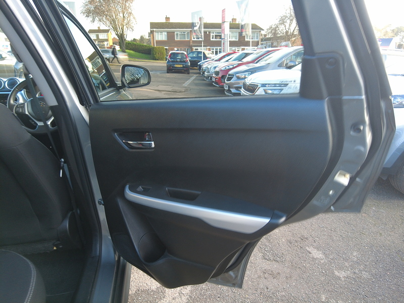 Suzuki Vitara SZ-T - U93667