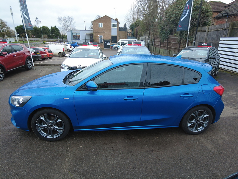 Ford Focus T EcoBoost ST-Line - U93669