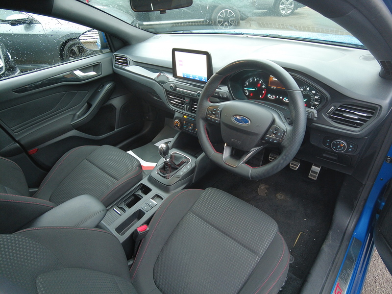 Ford Focus T EcoBoost ST-Line - U93669