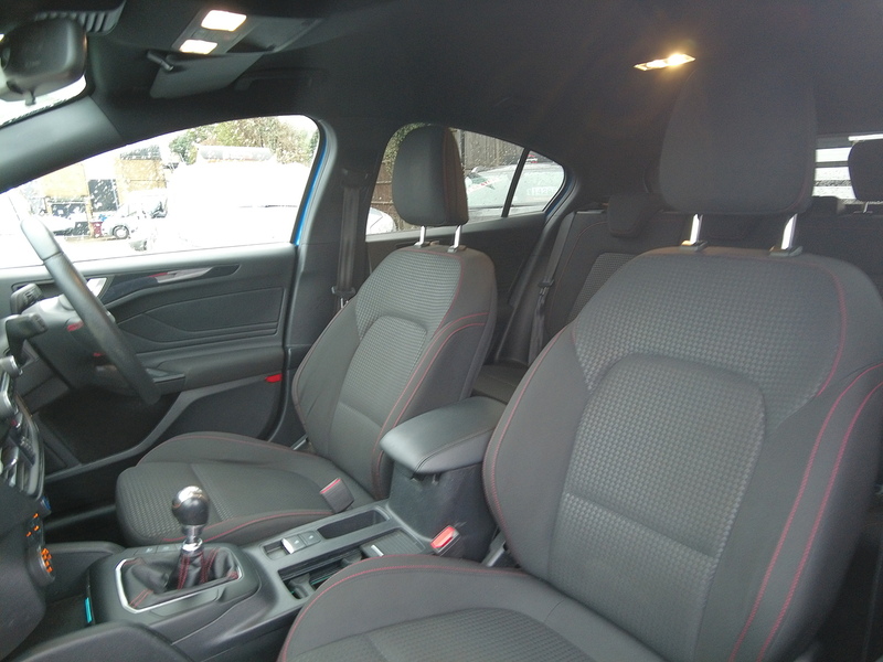 Ford Focus T EcoBoost ST-Line - U93669