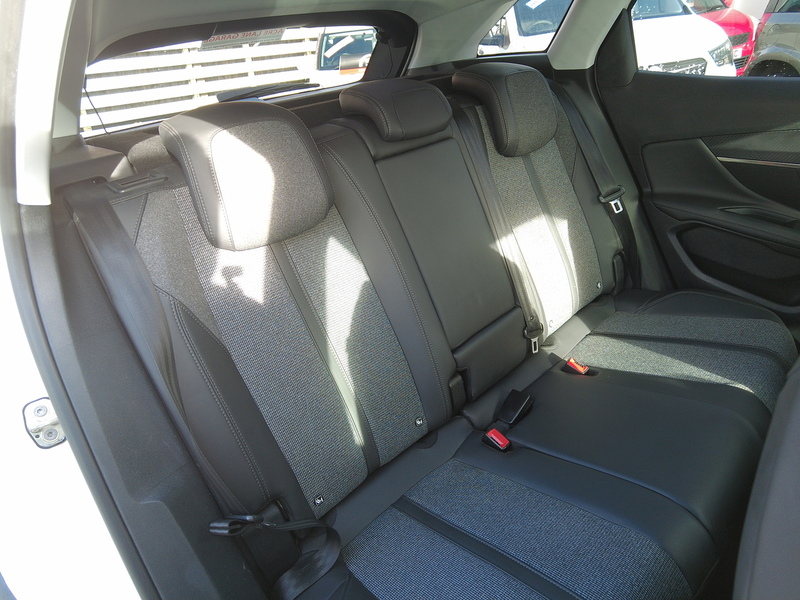 Peugeot 3008 BlueHDi Allure - U93670