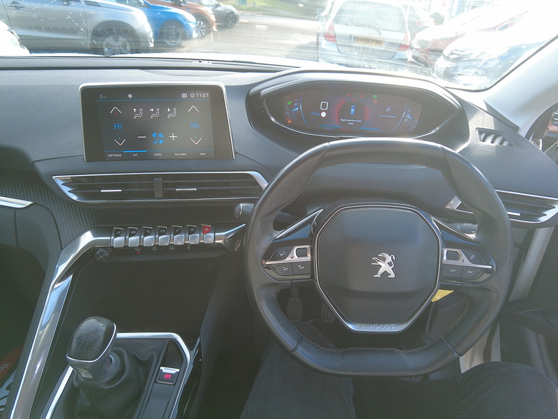 Peugeot 3008 BlueHDi Allure - U93670