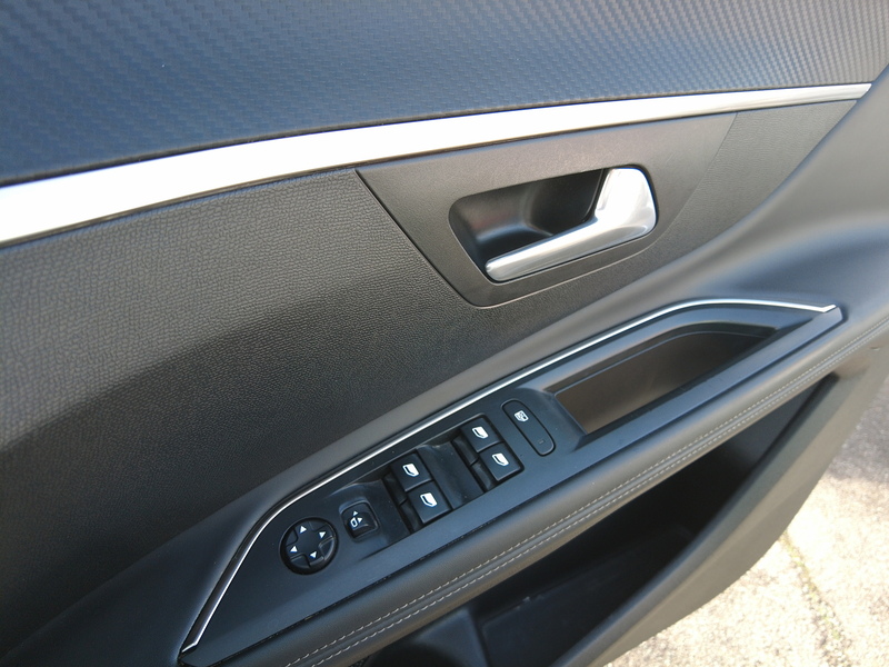 Peugeot 3008 BlueHDi Allure - U93670