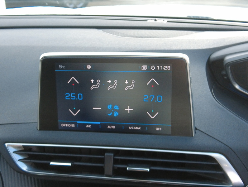 Peugeot 3008 BlueHDi Allure - U93670