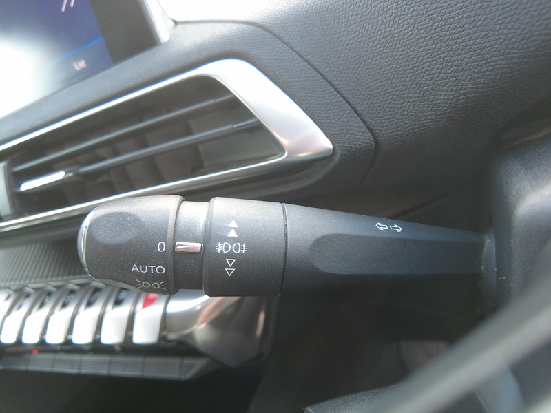 Peugeot 3008 BlueHDi Allure - U93670