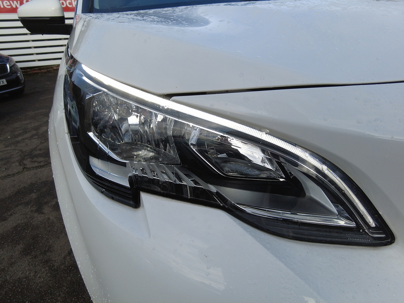 Peugeot 3008 BlueHDi Allure - U93670