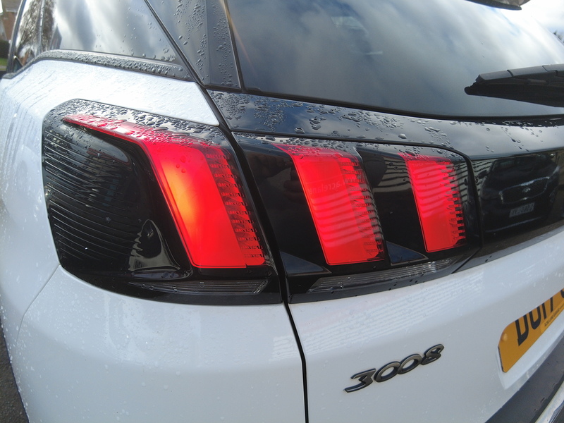 Peugeot 3008 BlueHDi Allure - U93670