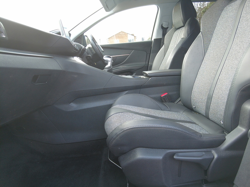 Peugeot 3008 BlueHDi Allure - U93670