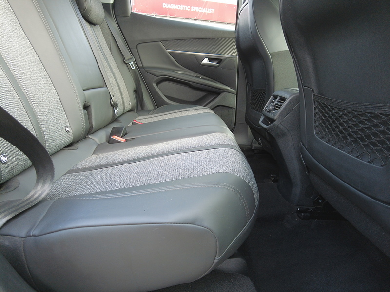 Peugeot 3008 BlueHDi Allure - U93670