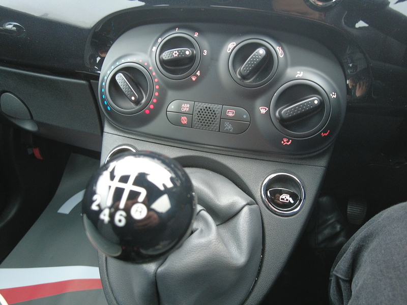 Fiat 500C MHEV Lounge - U93677