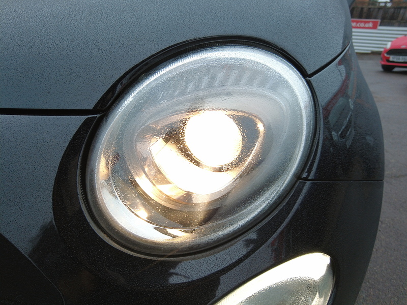 Fiat 500C MHEV Lounge - U93677