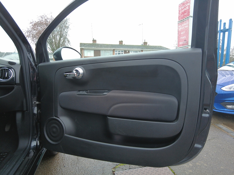 Fiat 500C MHEV Lounge - U93677