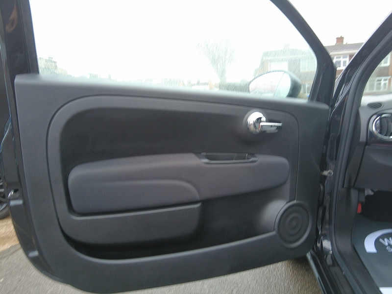 Fiat 500C MHEV Lounge - U93677