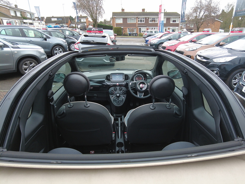 Fiat 500C MHEV Lounge - U93677