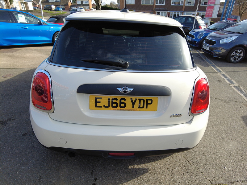 MINI Hatch One - U93690
