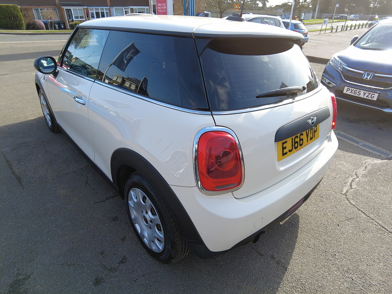 MINI Hatch One - U93690