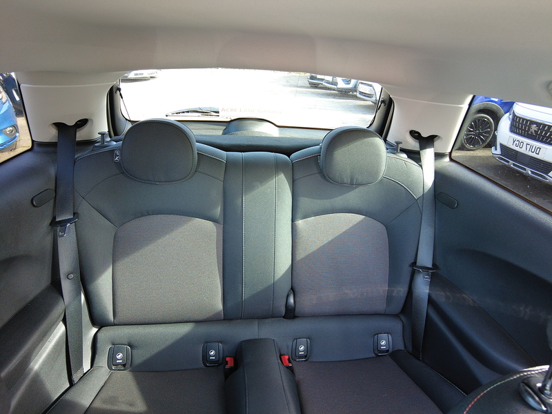 MINI Hatch One - U93690