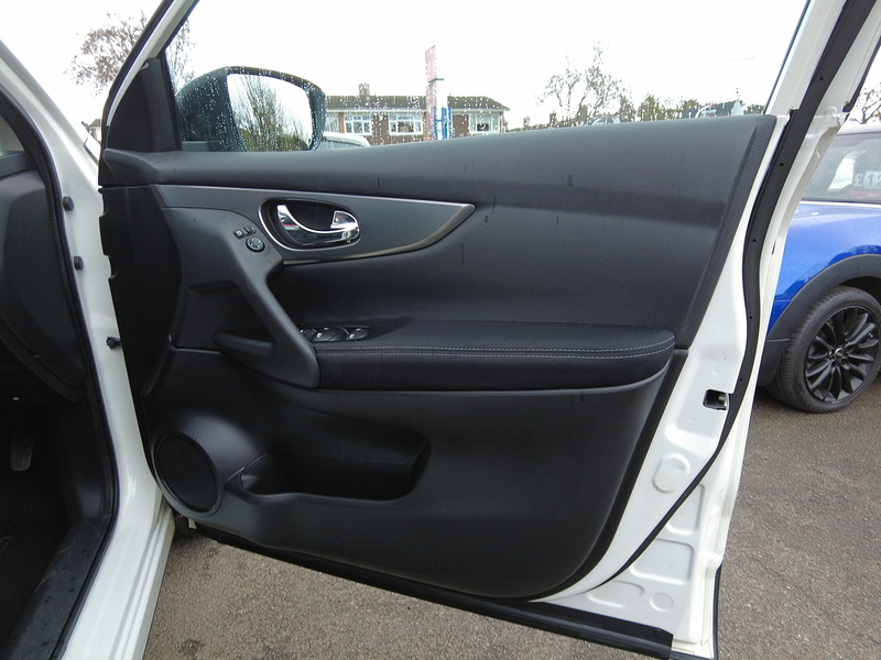 Nissan Qashqai dCi N-Connecta - U93696