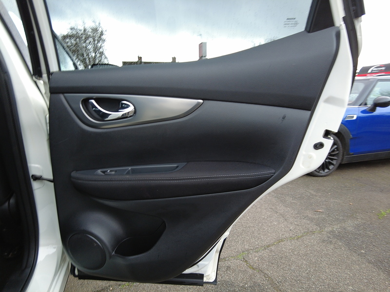 Nissan Qashqai dCi N-Connecta - U93696