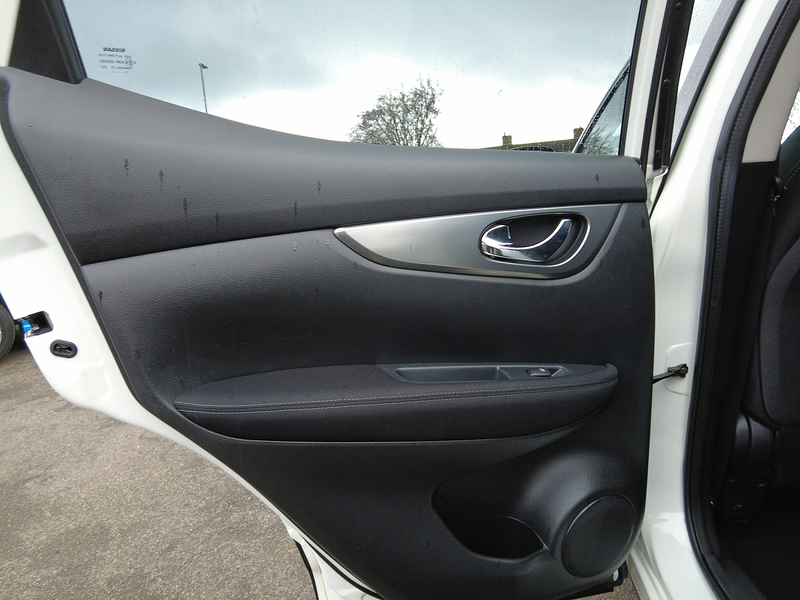 Nissan Qashqai dCi N-Connecta - U93696