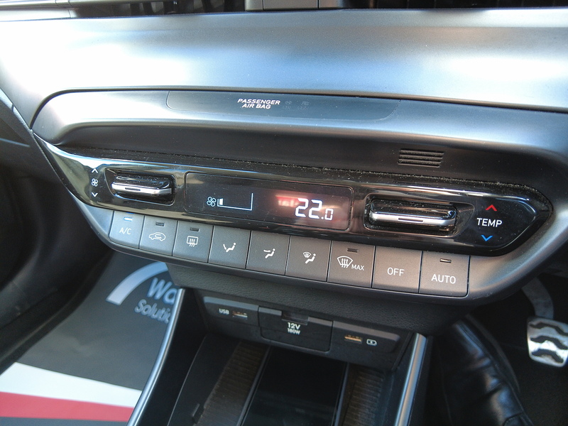 Hyundai Bayon T-GDi MHEV Premium - U93702