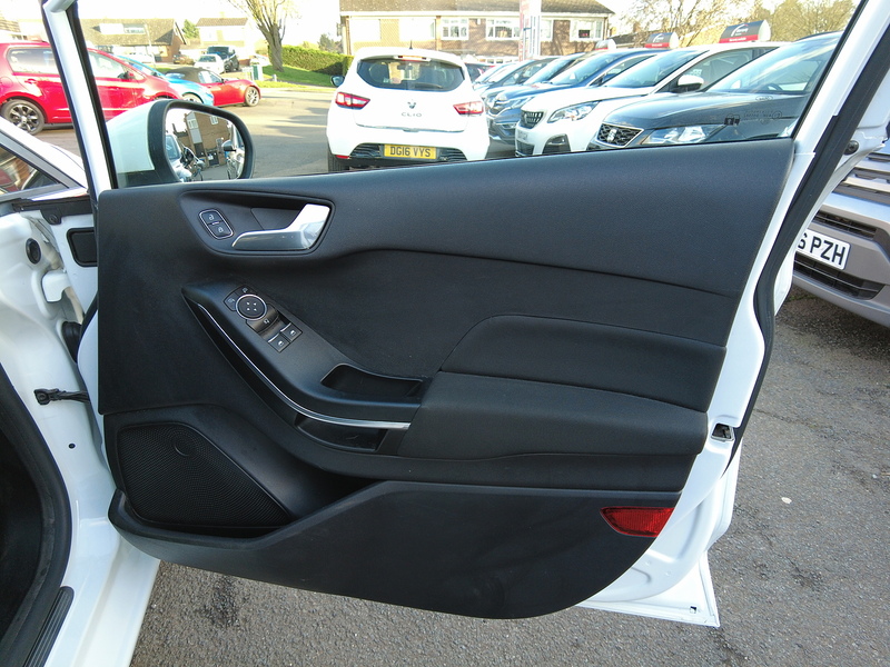 Ford Fiesta T EcoBoost Titanium - U93710