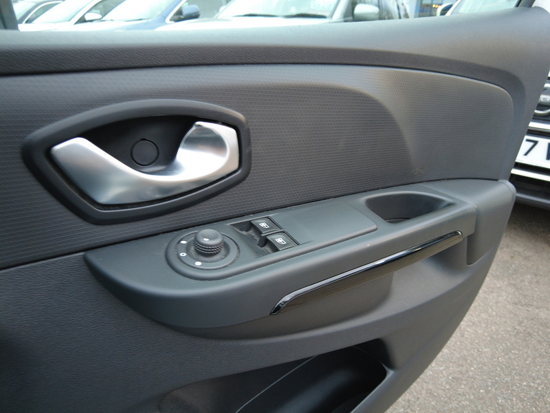 Renault Clio Dynamique Nav - U93711