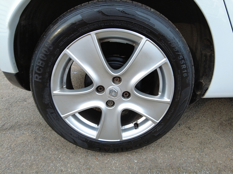 Renault Clio Dynamique Nav - U93711