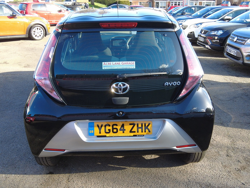 Toyota AYGO VVT-i x-clusiv - U93713