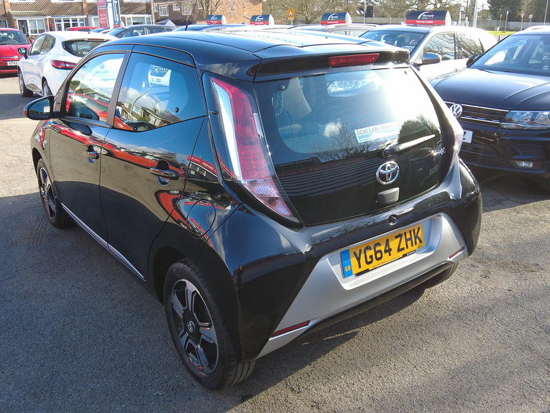 Toyota AYGO VVT-i x-clusiv - U93713