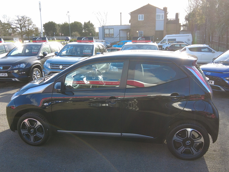 Toyota AYGO VVT-i x-clusiv - U93713