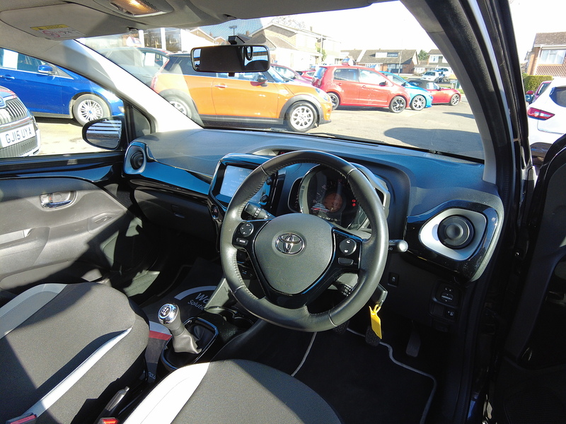 Toyota AYGO VVT-i x-clusiv - U93713