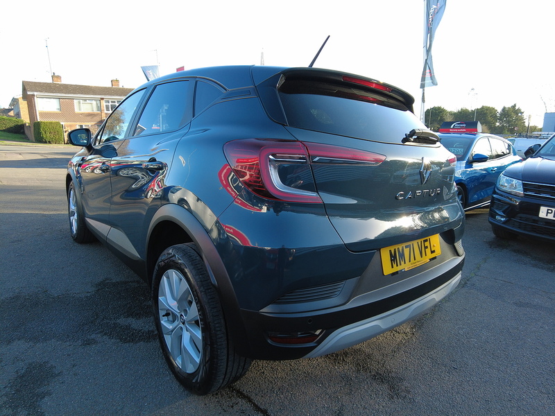 Renault Captur TCe Iconic - U93726