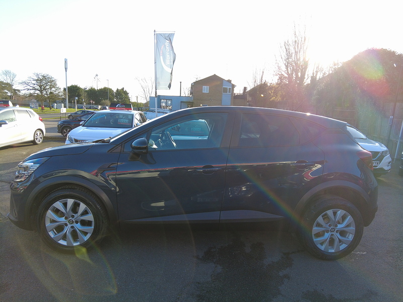 Renault Captur TCe Iconic - U93726