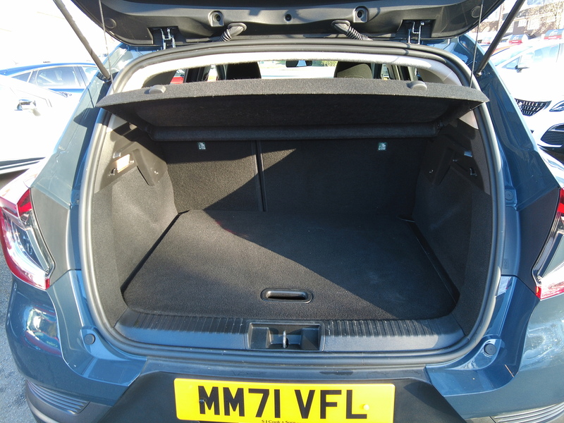 Renault Captur TCe Iconic - U93726