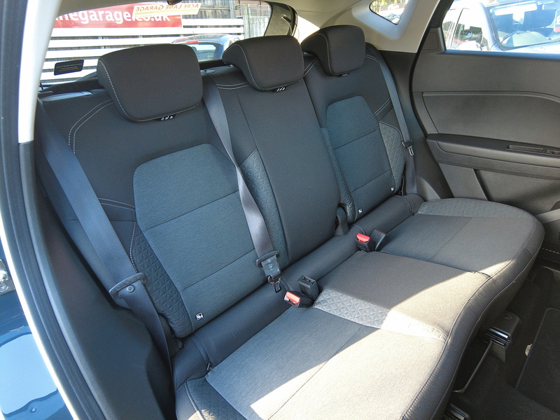 Renault Captur TCe Iconic - U93726