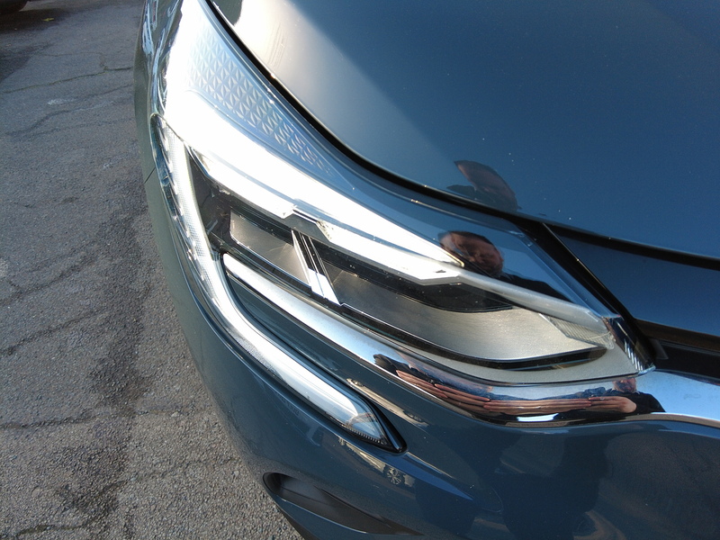 Renault Captur TCe Iconic - U93726