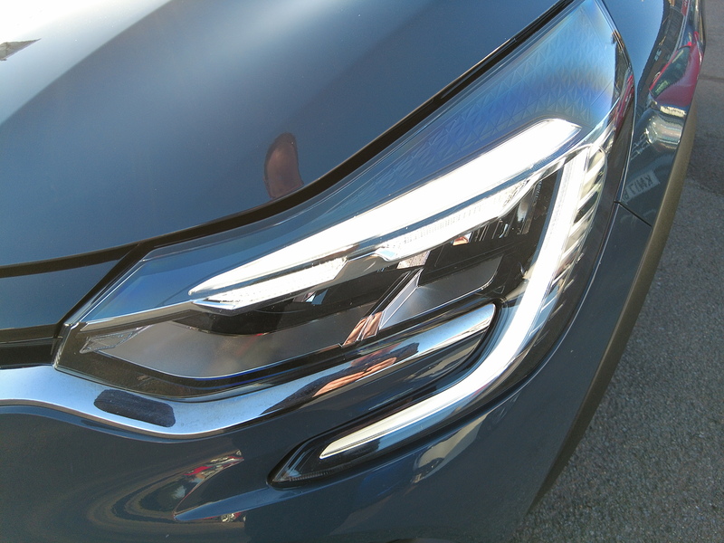 Renault Captur TCe Iconic - U93726