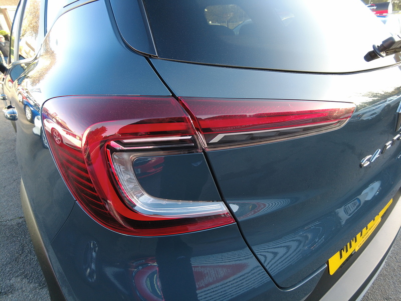 Renault Captur TCe Iconic - U93726
