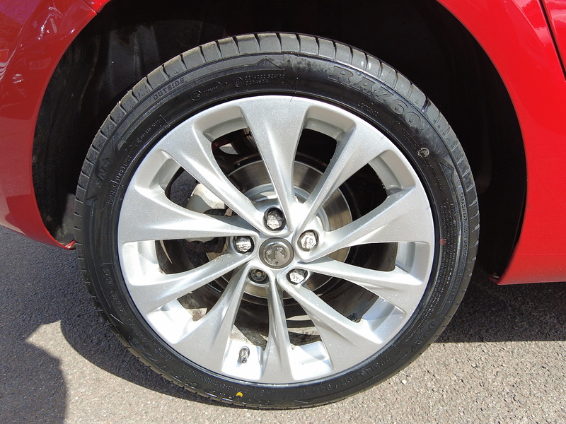 Vauxhall Astra i Turbo Design - U93729