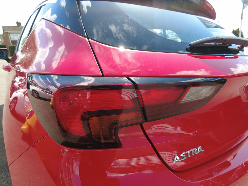 Vauxhall Astra i Turbo Design - U93729