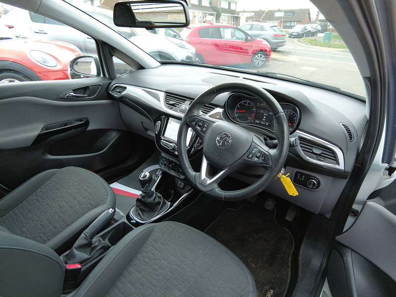 Vauxhall Corsa i ecoTEC SE Nav - U93733