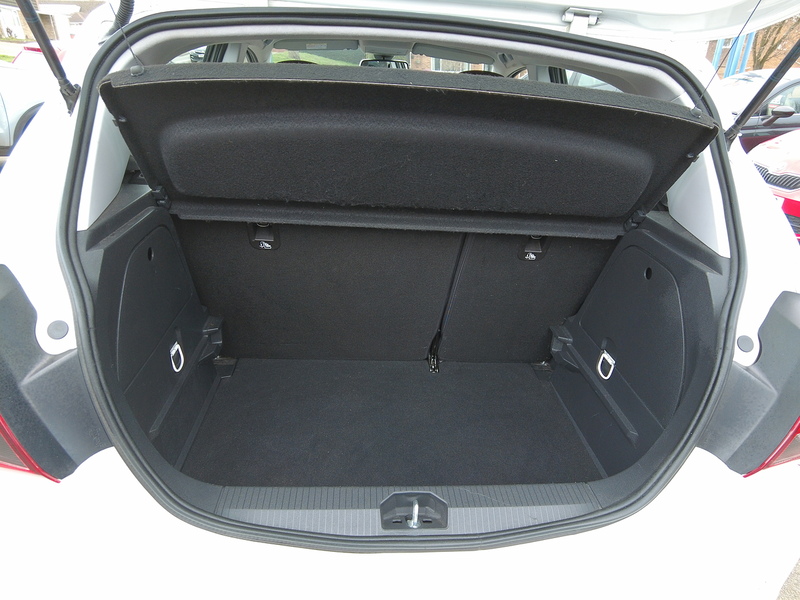 Vauxhall Corsa i ecoTEC SE Nav - U93733