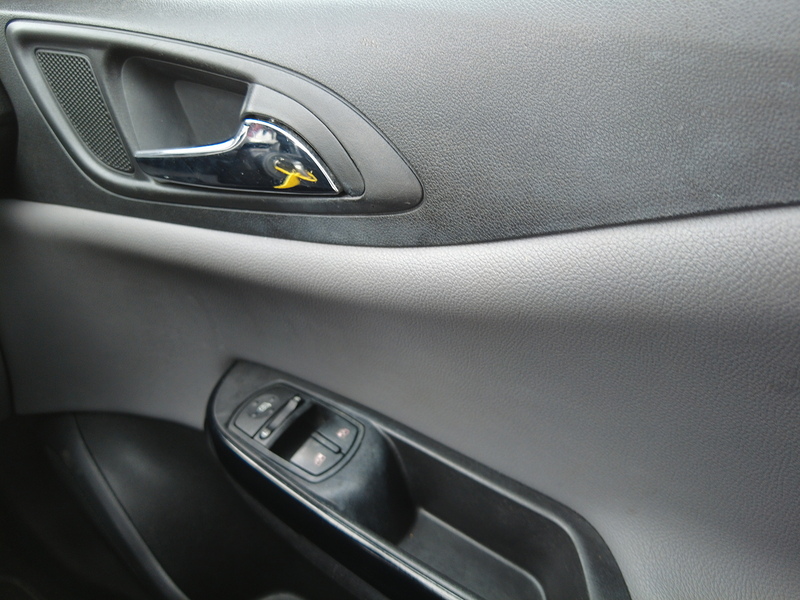 Vauxhall Corsa i ecoTEC SE Nav - U93733