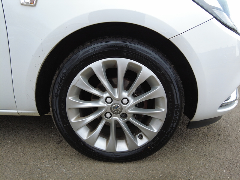 Vauxhall Corsa i ecoTEC SE Nav - U93733