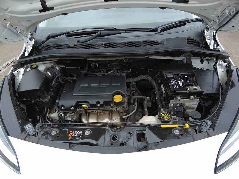 Vauxhall Corsa i ecoTEC SE Nav - U93733