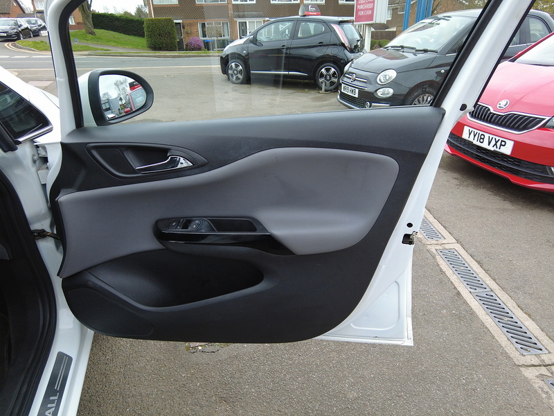 Vauxhall Corsa i ecoTEC SE Nav - U93733