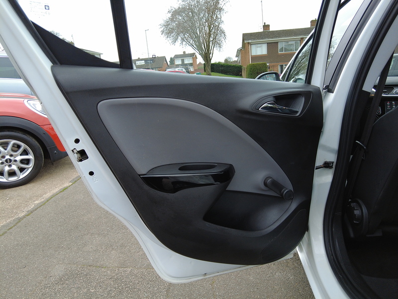 Vauxhall Corsa i ecoTEC SE Nav - U93733